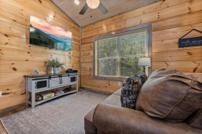 2 turns from Dollywood & Soaky Mountain!, 2 bedroom, 2 bath cabin!